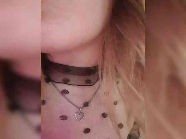 __EElaIzzza__ webcam