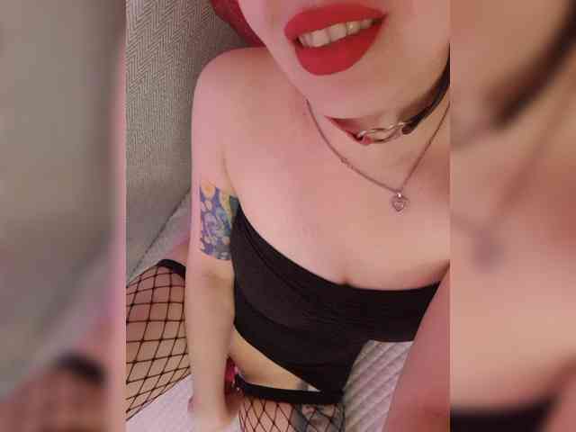 __EElaIzzza__ webcam