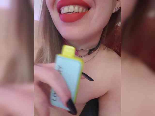 __EElaIzzza__ webcam