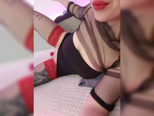 __EElaIzzza__ webcam