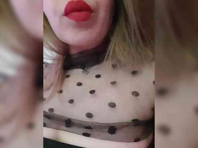 __EElaIzzza__ webcam