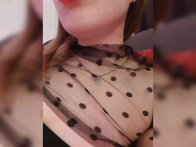 __EElaIzzza__ webcam