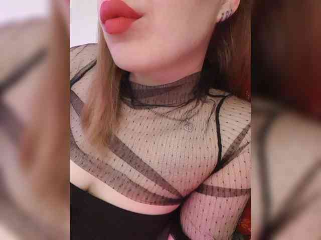 __EElaIzzza__ webcam