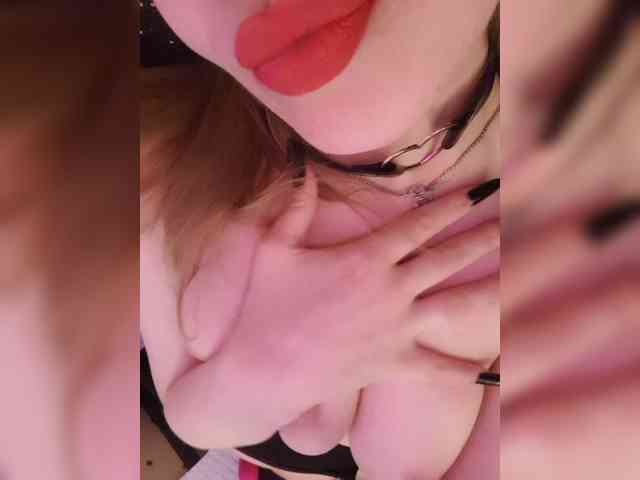 __EElaIzzza__ webcam
