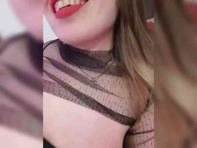 __EElaIzzza__ webcam