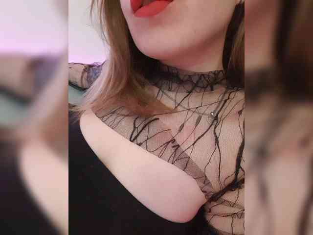 __EElaIzzza__ webcam