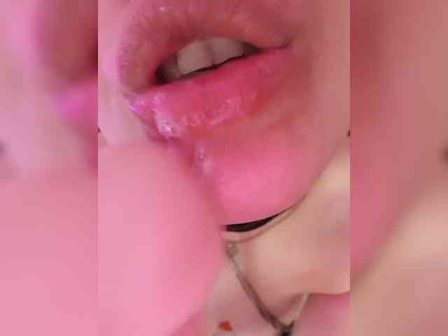 __EElaIzzza__ webcam