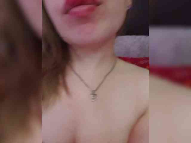 __EElaIzzza__ webcam