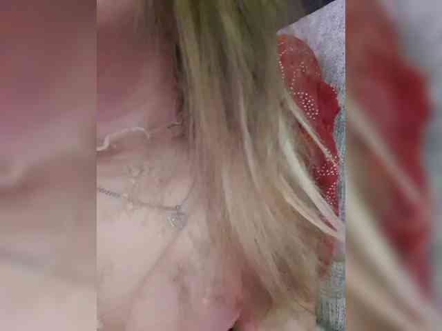 __EElaIzzza__ webcam