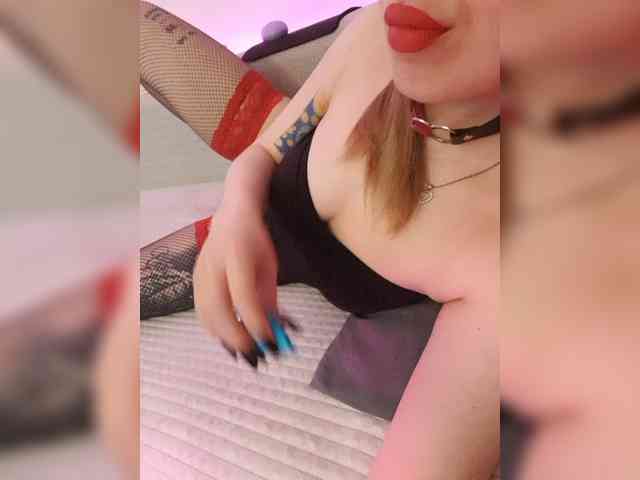 __EElaIzzza__ webcam
