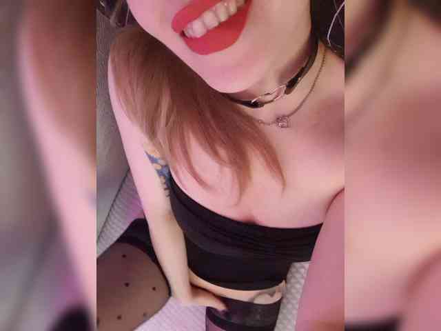 __EElaIzzza__ webcam