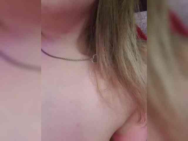 __EElaIzzza__ webcam