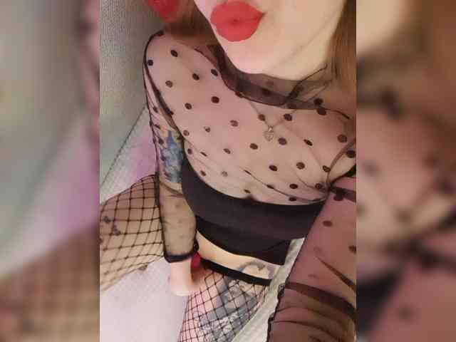 __EElaIzzza__ webcam