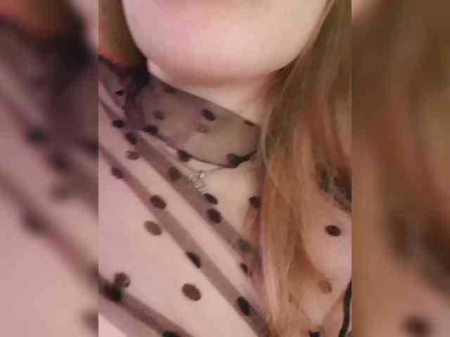 __EElaIzzza__ webcam