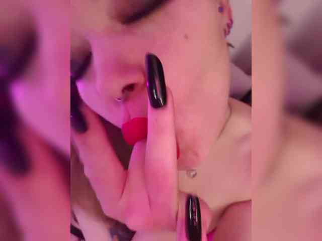 __EElaIzzza__ webcam