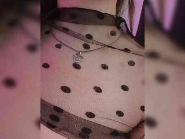 __EElaIzzza__ webcam