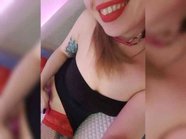 __EElaIzzza__ webcam