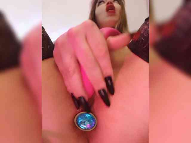 __EElaIzzza__ webcam