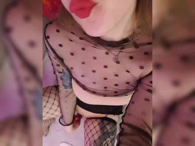 __EElaIzzza__ webcam