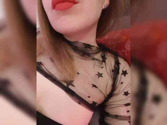 __EElaIzzza__ webcam