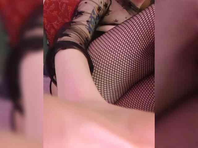 __EElaIzzza__ webcam
