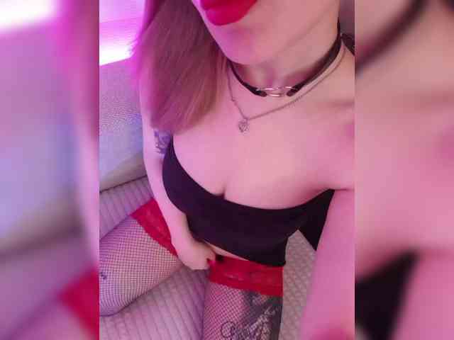 __EElaIzzza__ webcam