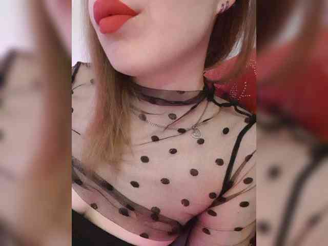 __EElaIzzza__ webcam