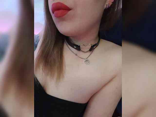 __EElaIzzza__ webcam