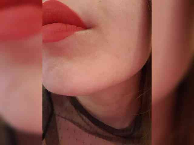 __EElaIzzza__ webcam