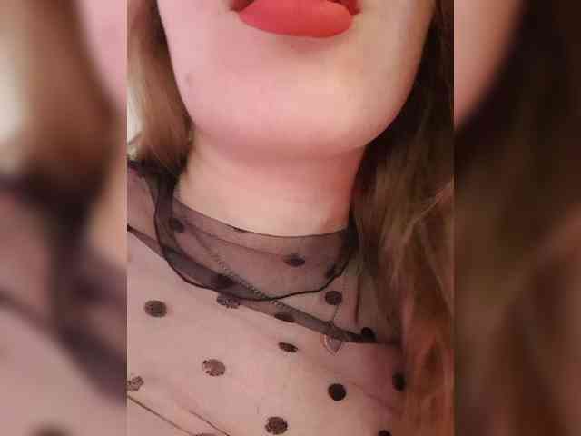 __EElaIzzza__ webcam