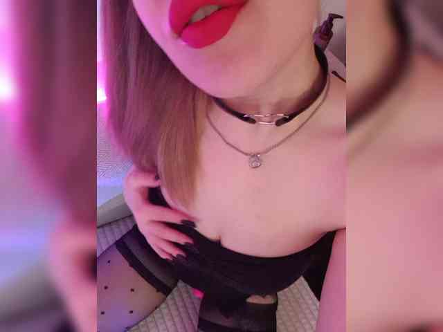__EElaIzzza__ webcam