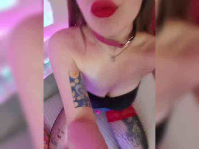 __EElaIzzza__ webcam
