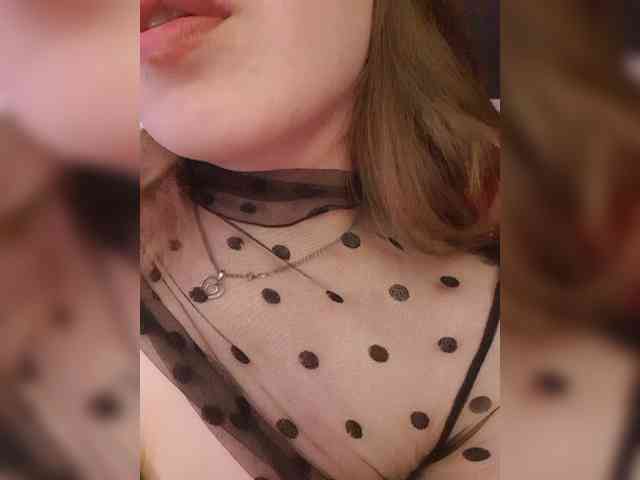 __EElaIzzza__ webcam