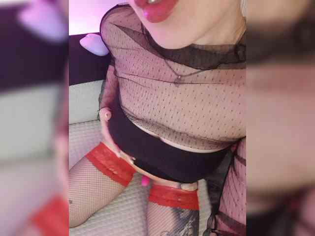 __EElaIzzza__ webcam