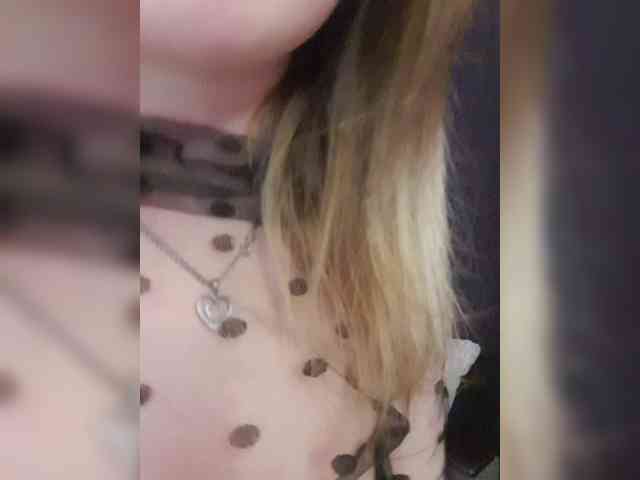 __EElaIzzza__ webcam
