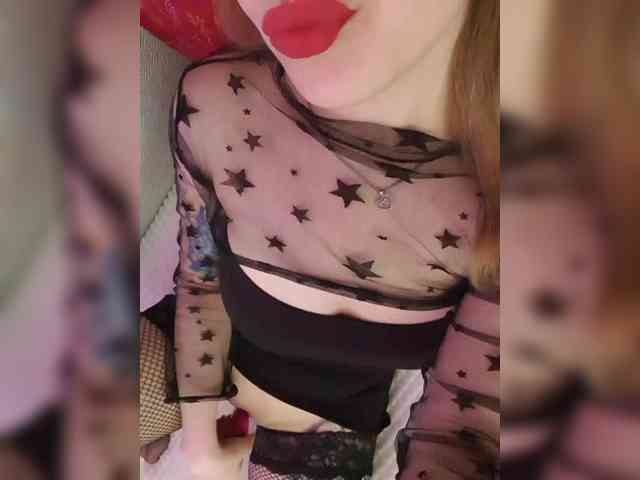 __EElaIzzza__ webcam