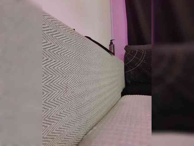 __EElaIzzza__ webcam