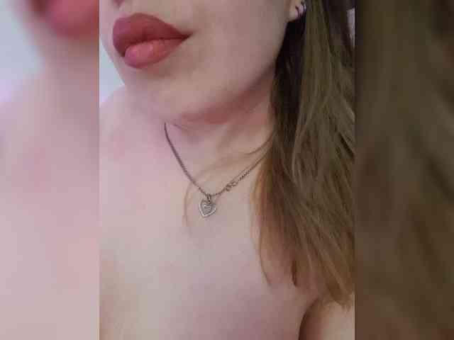 __EElaIzzza__ webcam