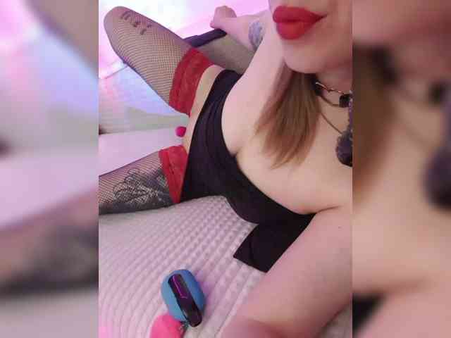 __EElaIzzza__ webcam