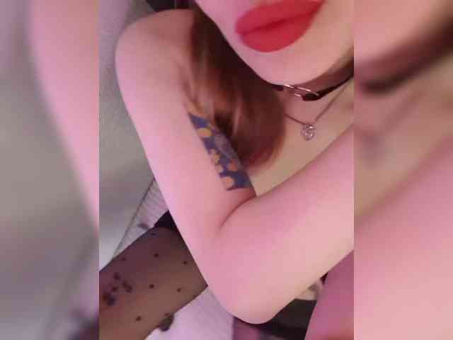 __EElaIzzza__ webcam
