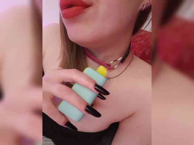 __EElaIzzza__ webcam