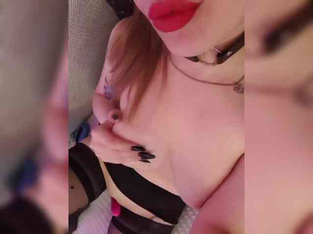 __EElaIzzza__ webcam