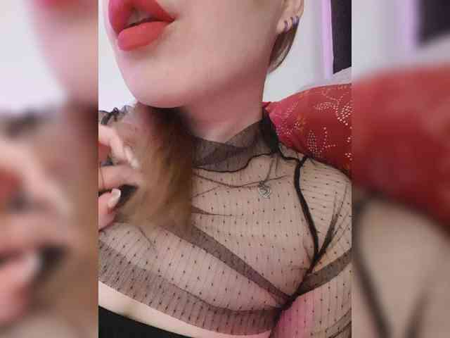 __EElaIzzza__ webcam