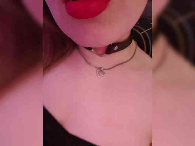 __EElaIzzza__ webcam