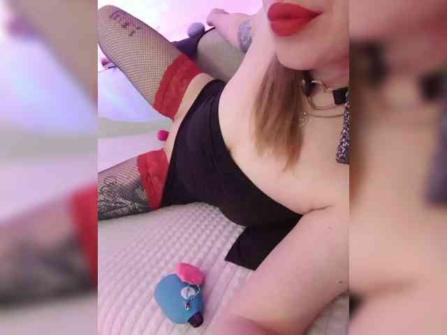 __EElaIzzza__ webcam