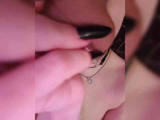 __EElaIzzza__ webcam