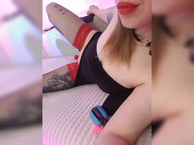 __EElaIzzza__ webcam