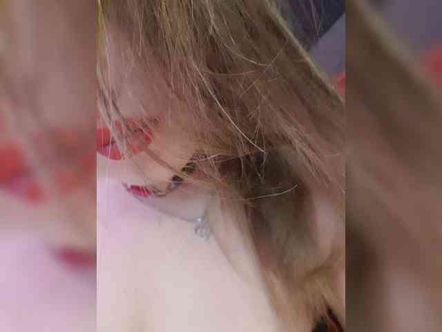 __EElaIzzza__ webcam