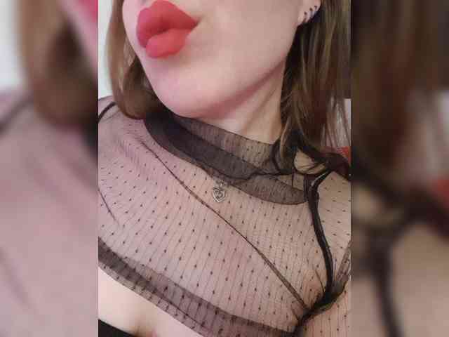 __EElaIzzza__ webcam