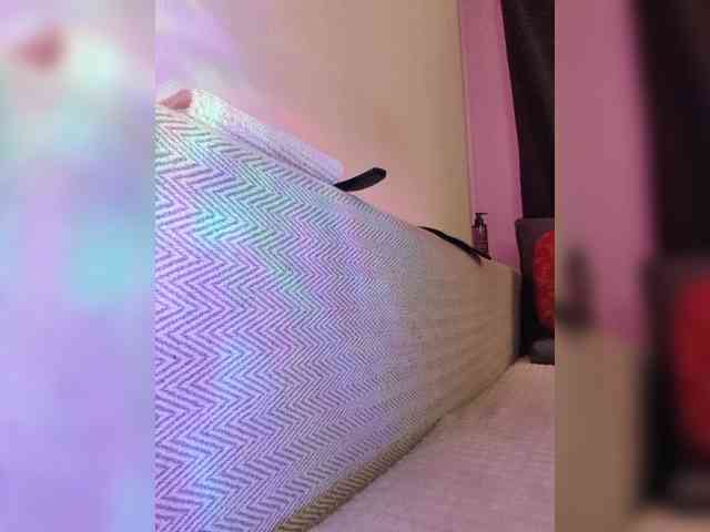 __EElaIzzza__ webcam